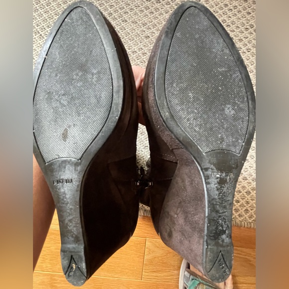 Prada dark brown suede bootie with platform bottom size 36.5 - Authenticated - Picture 6 of 12